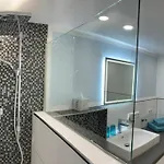 Modern Business Apartment: With Parking Bonn