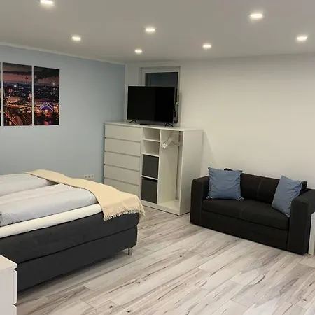 Modern Apartment Especially Suited For Business Consultants I Close To Telekom, Un Campus I Very Cool In Hot Summer I Reserved Parking