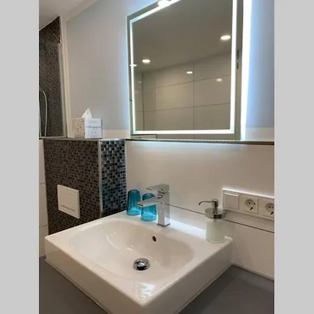 Modern Especially Suited For Business Consultants I Close To Dt, Dhl & Un Campus I Reserved Parking & 