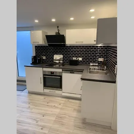 Modern Especially Suited For Business Consultants I Close To Dt, Dhl & Un Campus I Reserved Parking & 