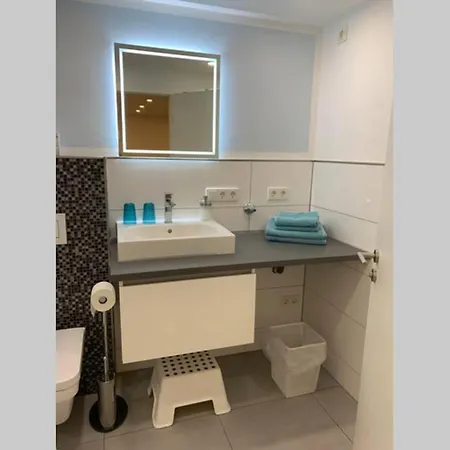 Apartment Modern Especially Suited For Business Consultants I Close To Dt, Dhl & Un Campus I Reserved Parking & 