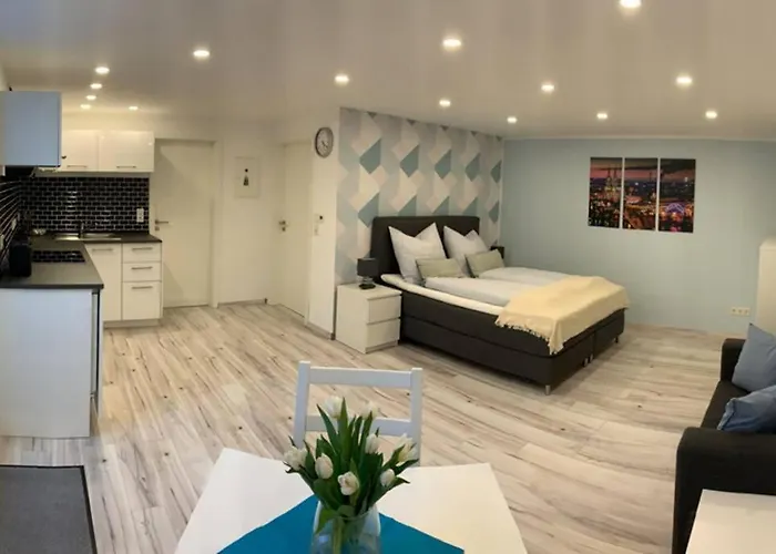 Lejlighed Modern Especially Suited For Business Consultants I Close To Dt, Dhl & Un Campus I Reserved Parking & 