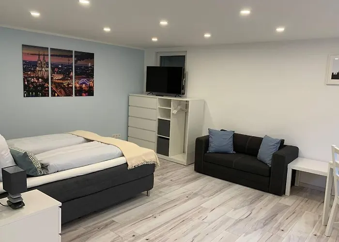 Modern Apartment Especially Suited For Business Consultants I Close To Telekom, Un Campus & University Hospital I Reserved Parking