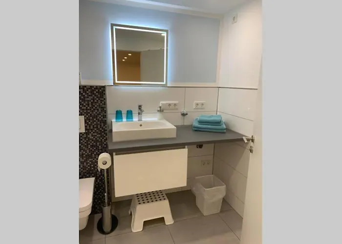 Lejlighed Modern Especially Suited For Business Consultants I Close To Dt, Dhl & Un Campus I Reserved Parking & 